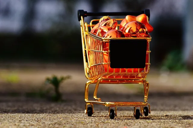christmas shopping, shopping venture, christmas baubles, christmas, business, shopping cart, transport, metal, purchasing, shopping, online, order, online shopping, fun, supermarket, shopping basket. Vad kostar returhantering och hur minskar du den?